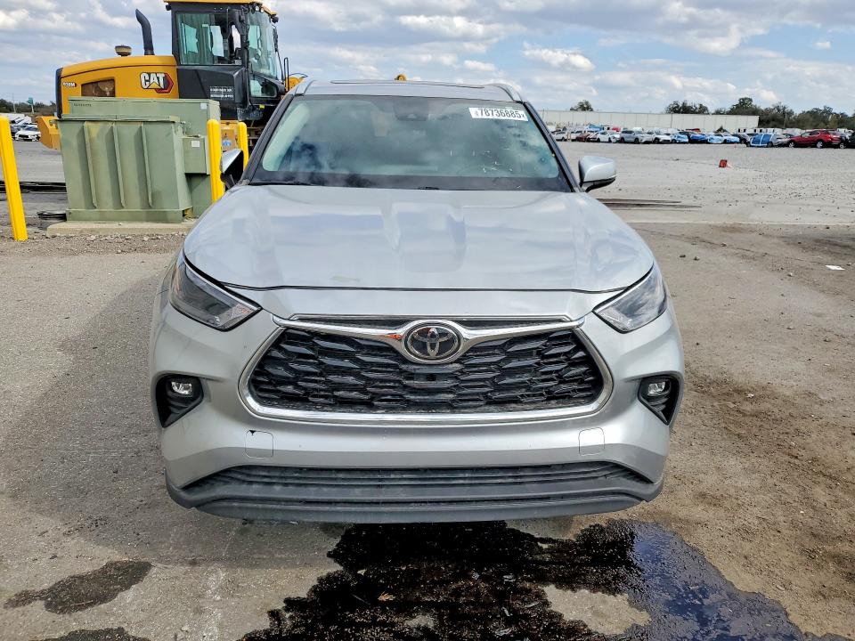 Foto 5 de la subasta – 2023 TOYOTA HIGHLANDER con VIN 5TDKDRAH8PS003130