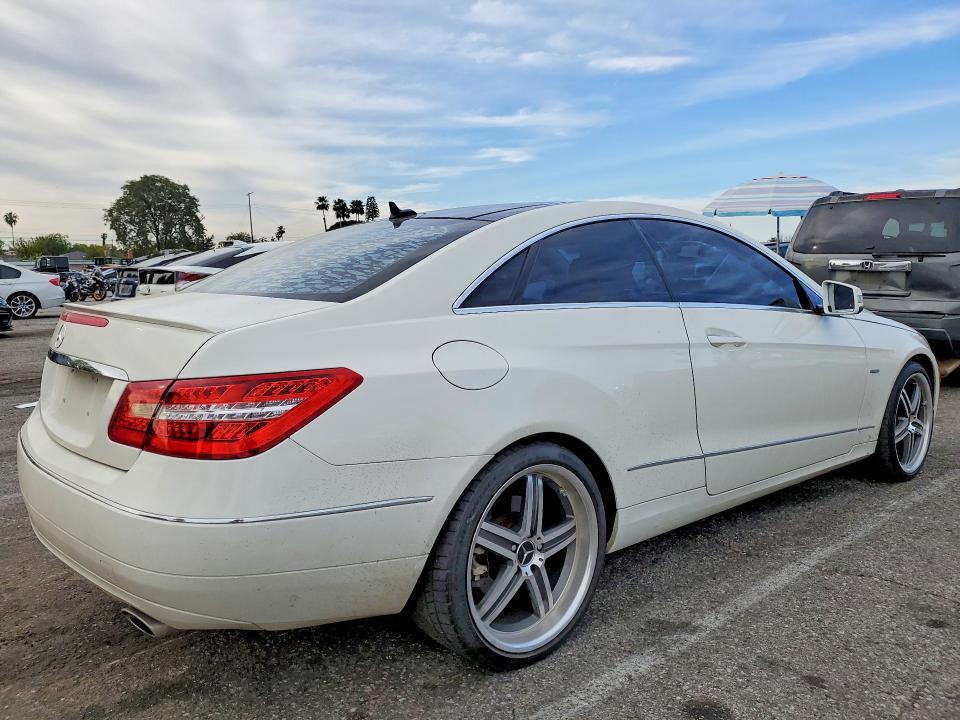 Photo 3 from auction – 2012 MERCEDES-BENZ E with VIN WDDKJ5KB3CF147969