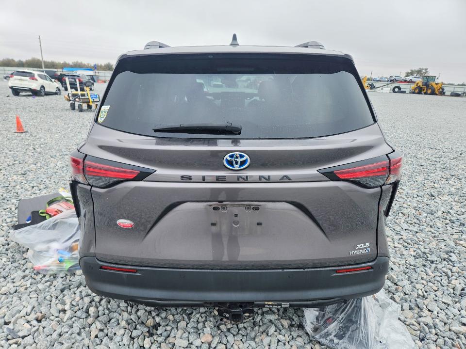 Photo 6 from auction – 2021 TOYOTA SIENNA with VIN 5TDYRKEC4MS018043