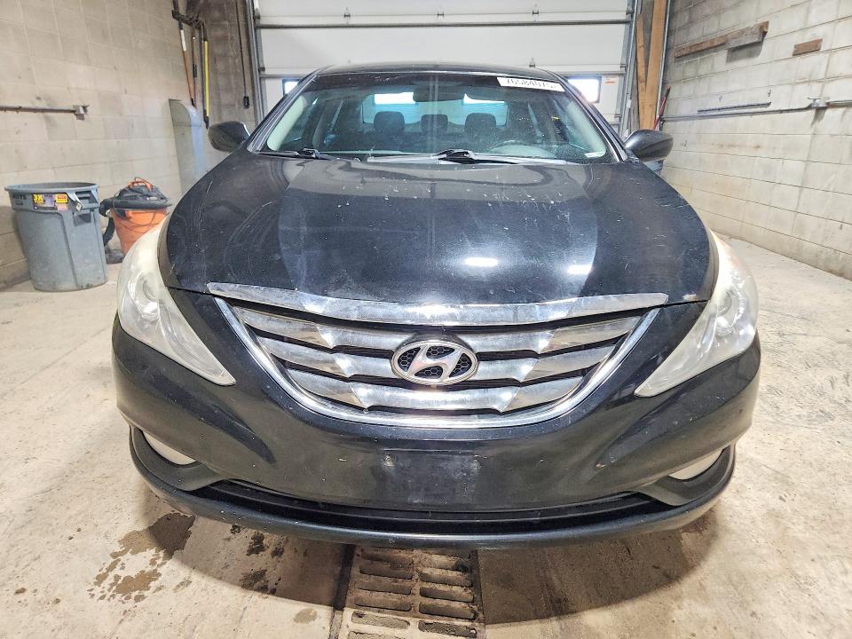 Photo 5 from auction – 2011 HYUNDAI SONATA with VIN 5NPEC4AC3BH244101