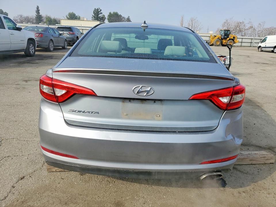 Photo 6 from auction – 2016 HYUNDAI SONATA SE with VIN 5NPE24AF9GH266818