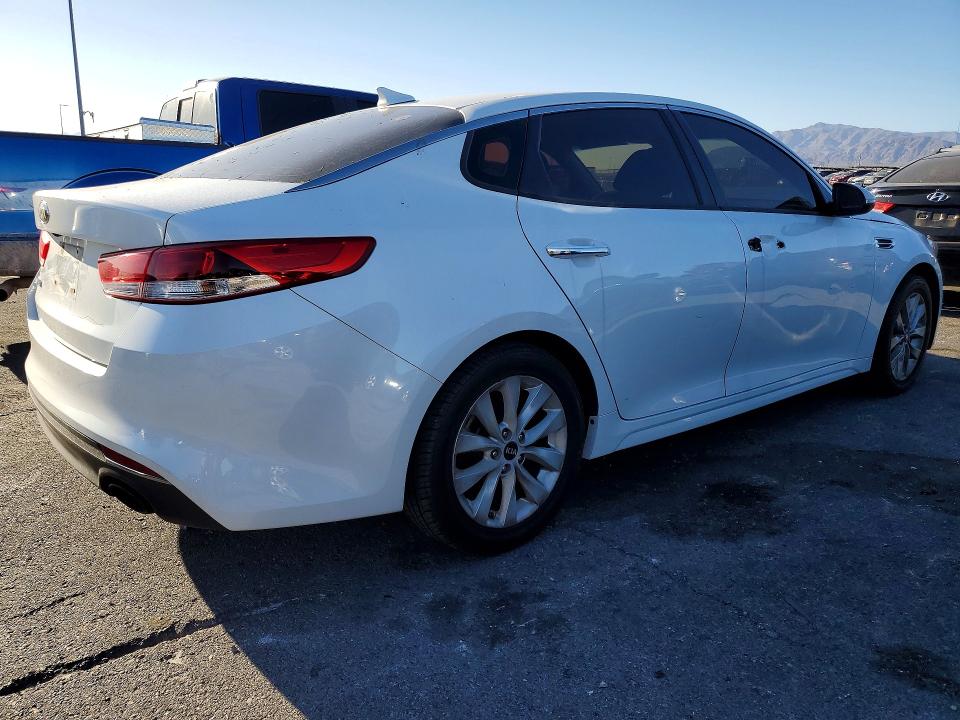 Photo 3 from auction – 2016 KIA OPTIMA with VIN 5XXGT4L34GG044238