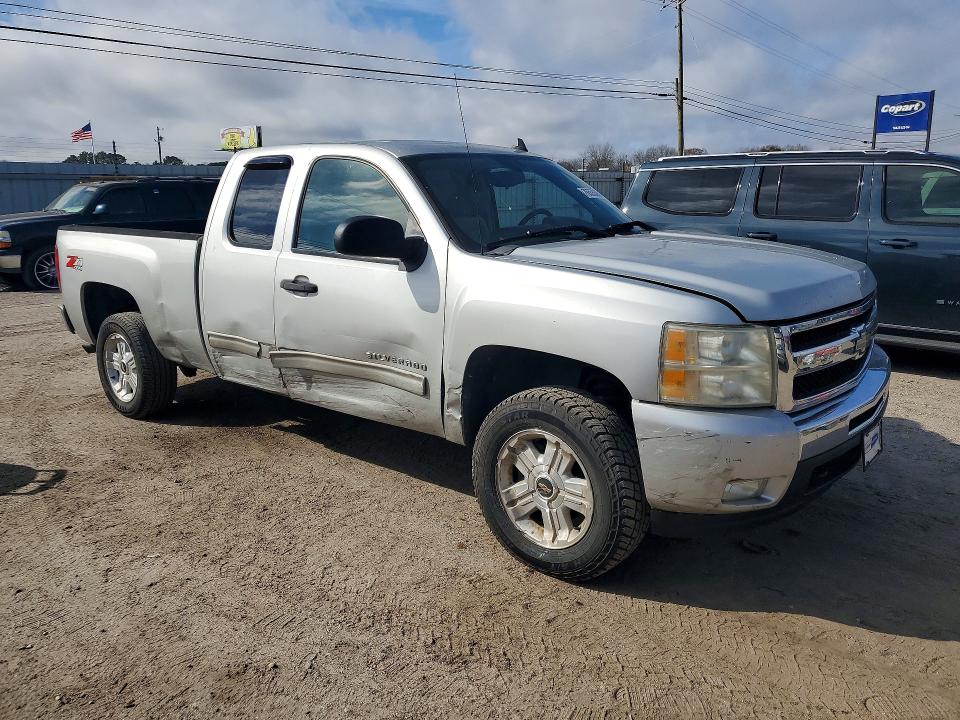 Photo 4 from auction – 2011 CHEVROLET SILVERADO with VIN 1GCRKSE38BZ140294