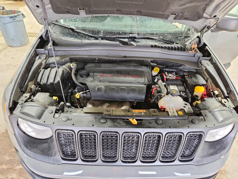 Photo 12 from auction – 2021 JEEP RENEGADE with VIN ZACNJDAB3MPM22318