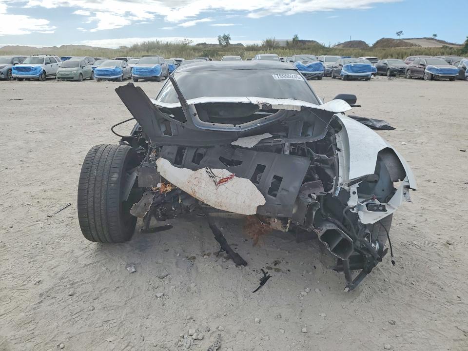 Photo 5 from auction – 2015 CHEVROLET CORVETTE with VIN 1G1YK2D78F5120200