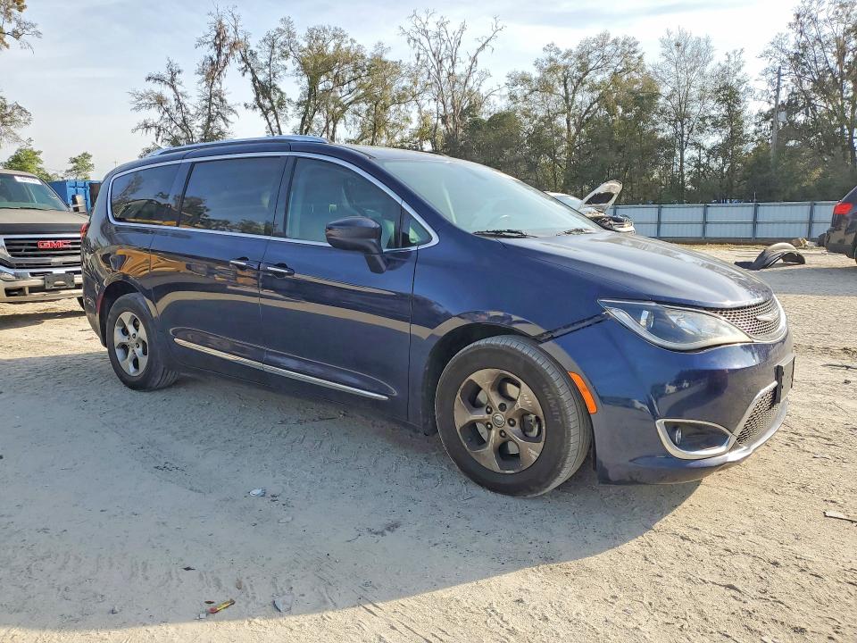 Photo 4 from auction – 2017 CHRYSLER PACIFICA with VIN 2C4RC1EG0HR564839