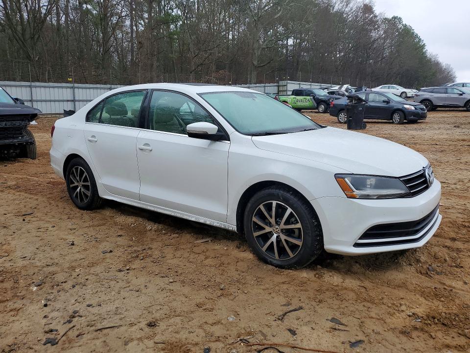 Photo 4 from auction – 2017 VOLKSWAGEN JETTA SE with VIN 3VWDB7AJ0HM360189