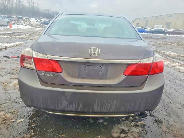 Photo 6 from auction – 2015 HONDA ACCORD with VIN 1HGCR2F32FA007407