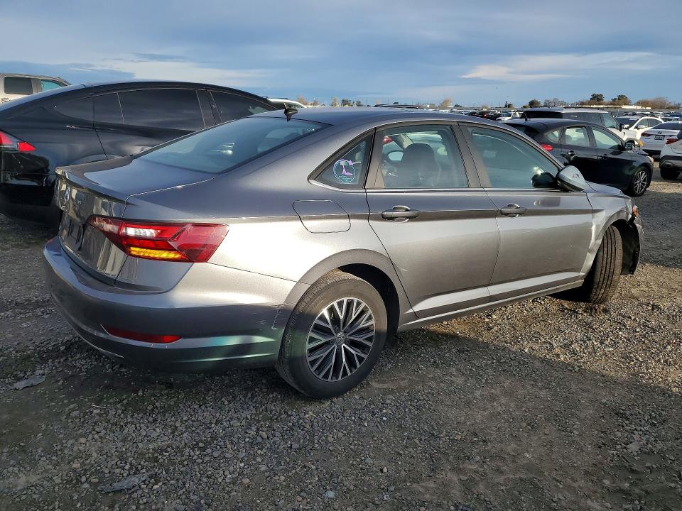 Photo 3 from auction – 2019 VOLKSWAGEN JETTA with VIN 3VWC57BU4KM193435