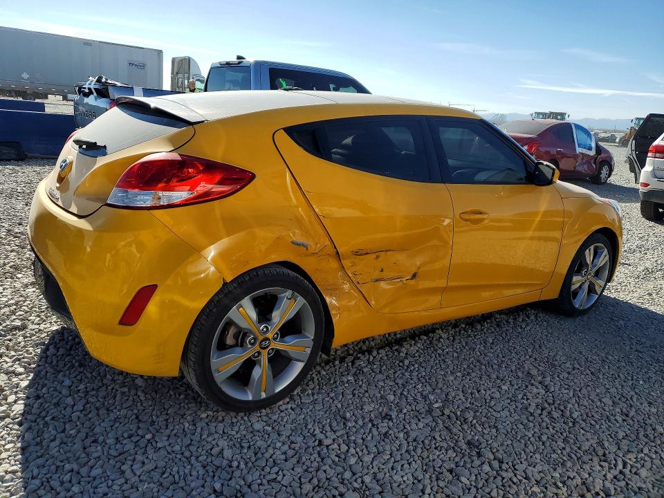 Photo 3 from auction – 2016 HYUNDAI VELOSTER with VIN KMHTC6AD6GU260393
