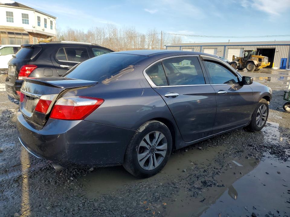 Photo 3 from auction – 2015 HONDA ACCORD with VIN 1HGCR2F39FA205403