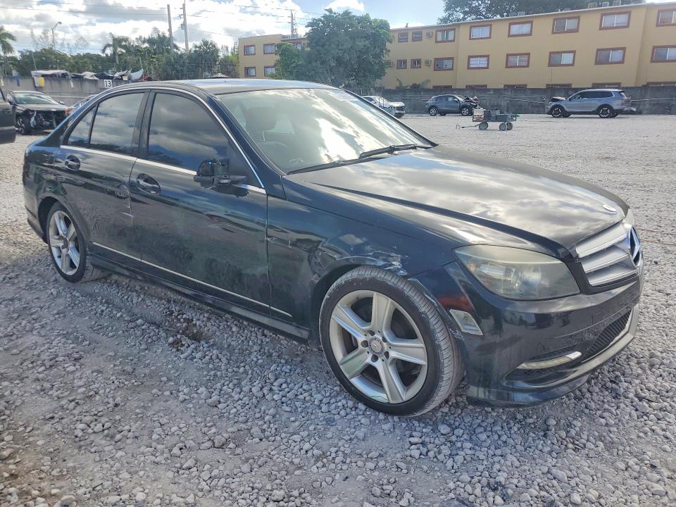 Photo 4 from auction – 2011 MERCEDES-BENZ C 300 with VIN WDDGF5EB9BF632179