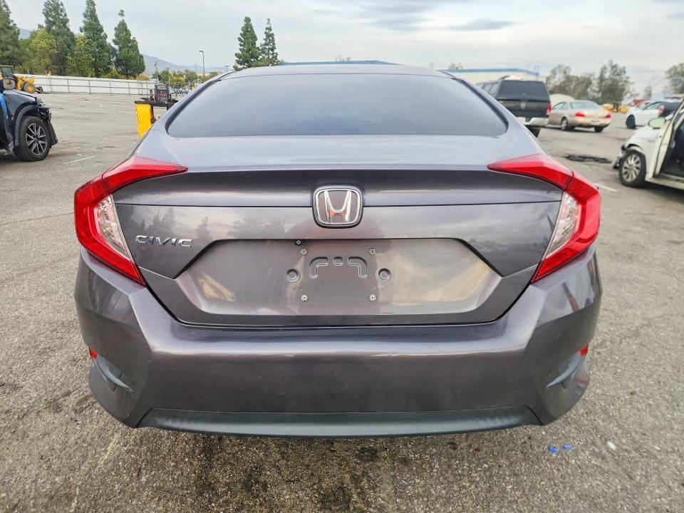 صورة رقم 6 من المزاد - 2017 HONDA CIVIC مع VIN 2HGFC2F57HH577052