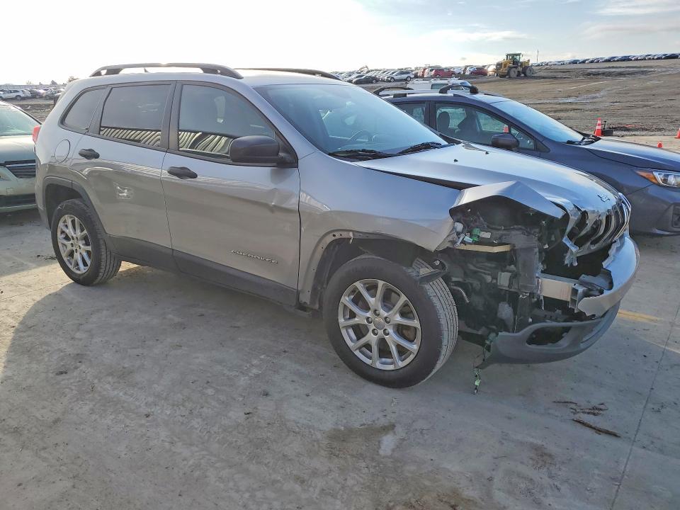 Photo 4 from auction – 2016 JEEP CHEROKEE with VIN 1C4PJLAB5GW207357