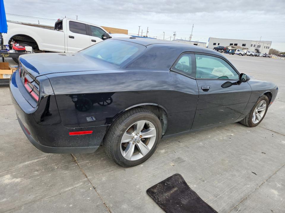 Photo 3 from auction – 2017 DODGE CHALLENGER with VIN 2C3CDZAG6HH502055