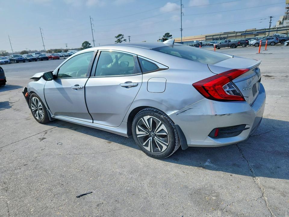 Photo 2 from auction – 2018 HONDA CIVIC with VIN JHMFC1F76JX002869