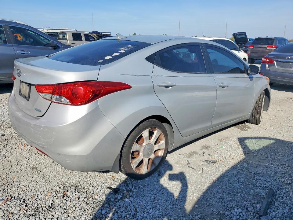 Photo 3 from auction – 2012 HYUNDAI ELANTRA with VIN KMHDH4AE5CU283077