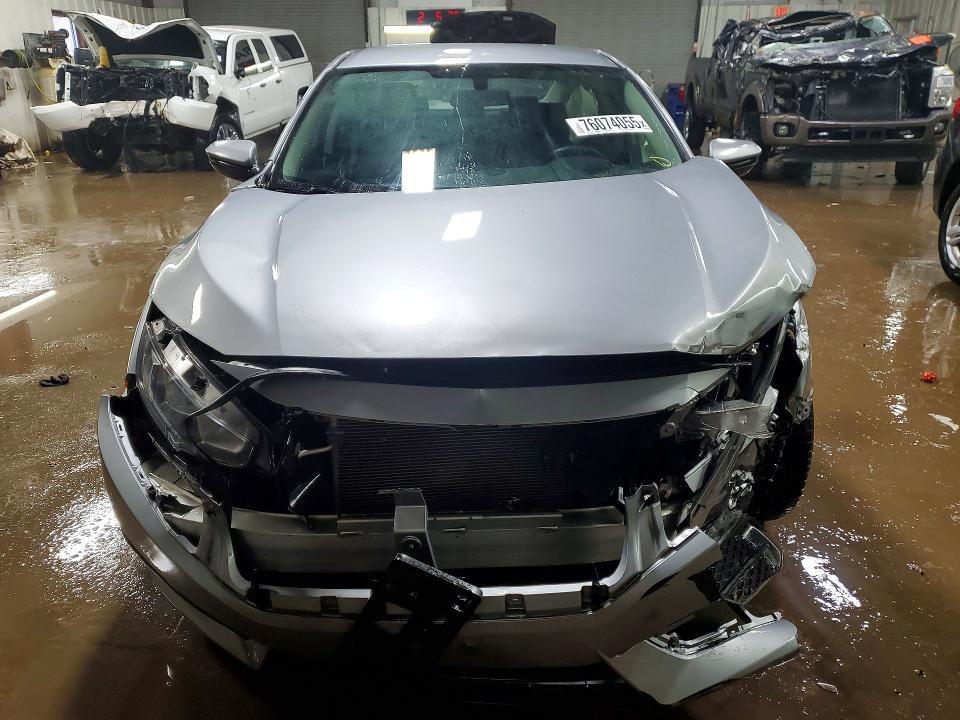 Photo 5 from auction – 2017 HONDA CIVIC with VIN 19XFC2F52HE067380