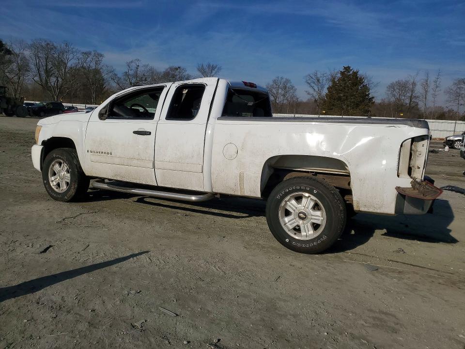 Photo 2 from auction – 2007 CHEVROLET SILVERADO with VIN 2GCEC19J971704503