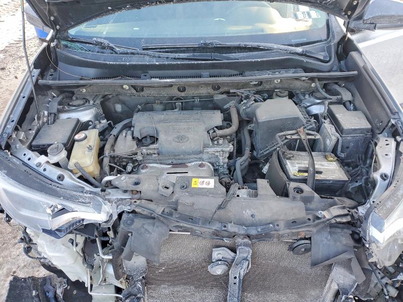 Photo 12 from auction – 2018 TOYOTA RAV4 LE with VIN JTMBFREV0JJ193522