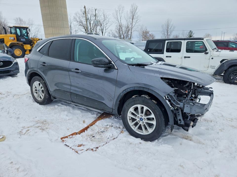 Photo 4 from auction – 2022 FORD ESCAPE with VIN 1FMCU9G60NUA03850
