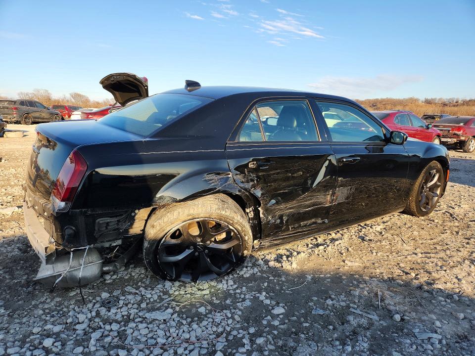 Photo 3 from auction – 2023 CHRYSLER 300 with VIN 2C3CCADG9PH609308