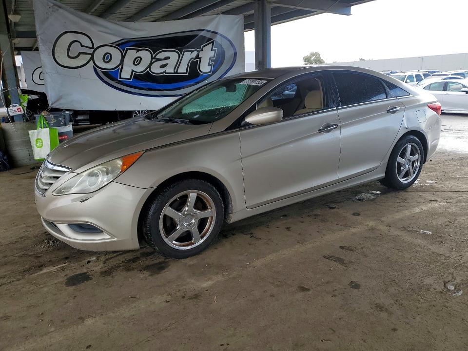 HYUNDAI SONATA 2011 with VIN 5NPEB4AC6BH200242 - Photo from auction