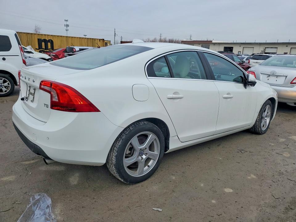Photo 3 from auction – 2012 VOLVO S60 with VIN YV1622FS9C2026396