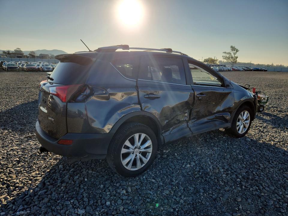 Photo 3 from auction – 2015 TOYOTA RAV4 LIMIT with VIN JTMYFREV1FD064852