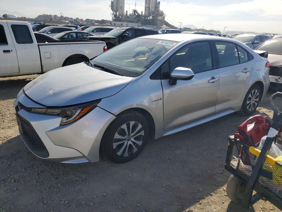 TOYOTA COROLLA LE 2021 with VIN JTDEAMDE7MJ013375 - Photo from auction