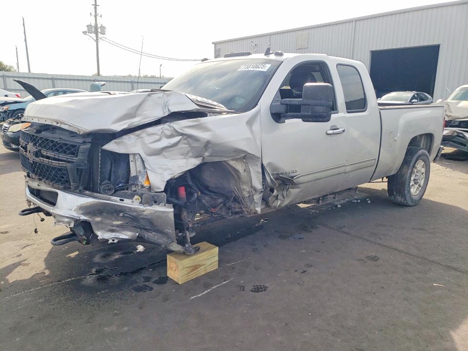 CHEVROLET SILVERADO 2011 with VIN 1GC2KXCG7BZ406683 - Photo from auction