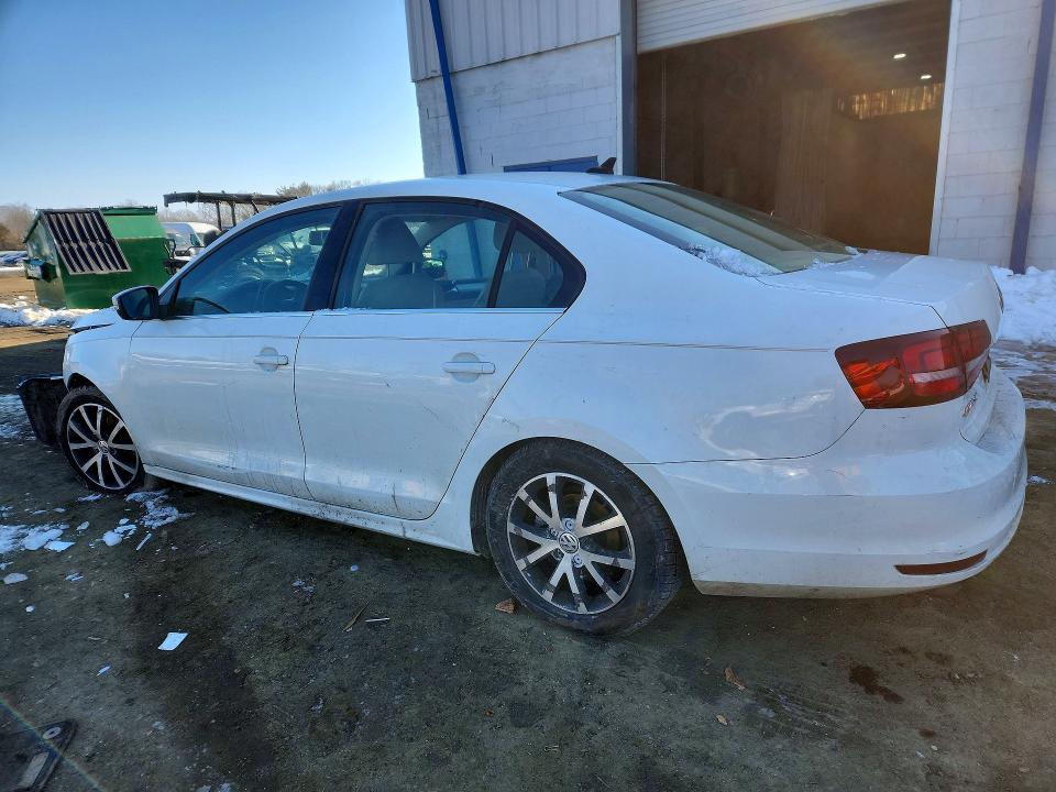 Photo 2 from auction – 2017 VOLKSWAGEN JETTA with VIN 3VWDB7AJ3HM282121