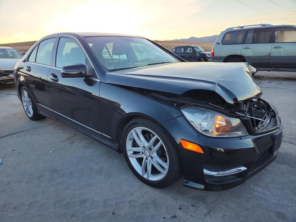 Photo 4 from auction – 2012 MERCEDES-BENZ C with VIN WDDGF8BB4CR207975