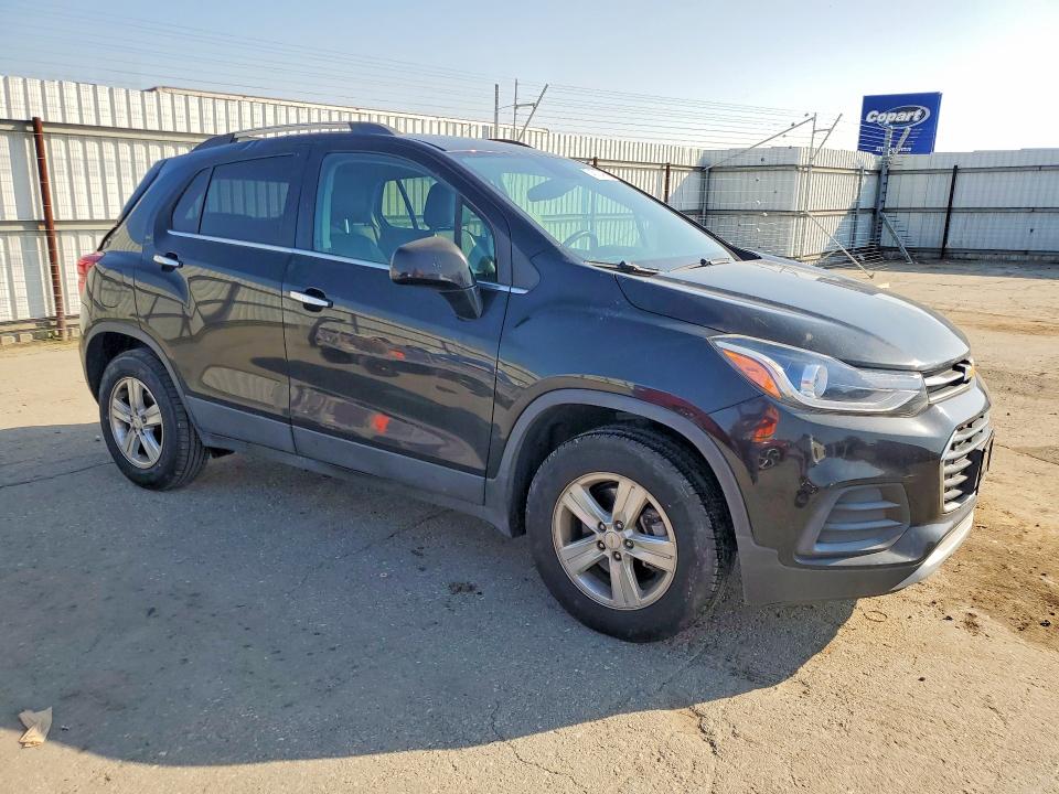 Photo 4 from auction – 2019 CHEVROLET TRAX with VIN KL7CJPSB5KB854245