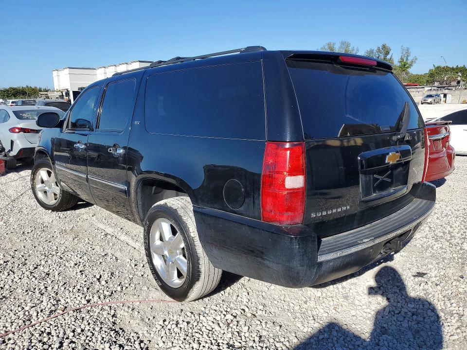 Photo 2 from auction – 2013 CHEVROLET SUBURBAN with VIN 1GNSKKE71DR255222