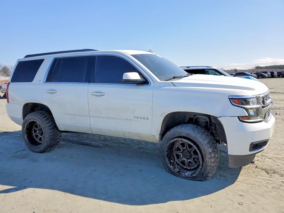 Photo 4 from auction – 2017 CHEVROLET TAHOE with VIN 1GNSKBKC2HR214329