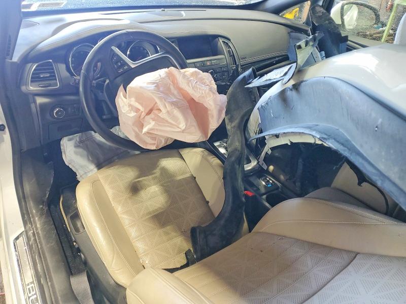 Photo 8 from auction – 2018 BUICK CASCADA PR with VIN W04WH3N57JG088542