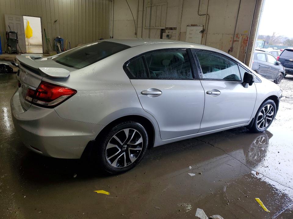 Photo 3 from auction – 2015 HONDA CIVIC with VIN 19XFB2F85FE078271