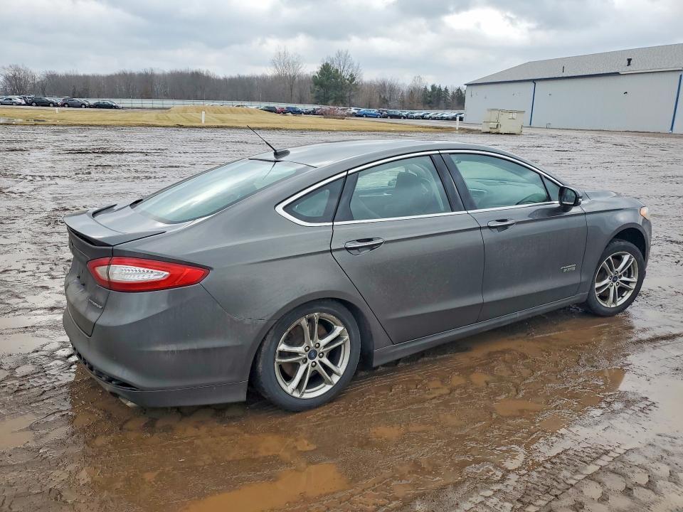 Photo 3 from auction – 2016 FORD FUSION with VIN 3FA6P0SU4GR183375