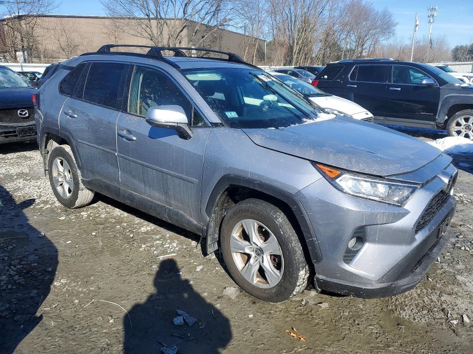 Photo 4 from auction – 2019 TOYOTA RAV4 with VIN JTMP1RFV0KD041078