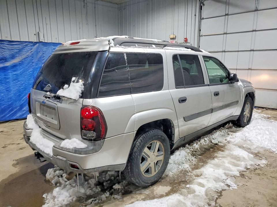 Photo 3 from auction – 2005 CHEVROLET TRAILBLAZER with VIN 1GNES16S856105279