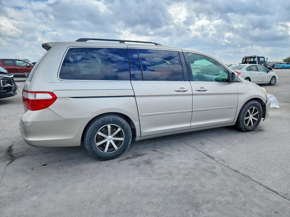 Photo 3 from auction – 2005 HONDA ODYSSEY with VIN 5FNRL38885B102102