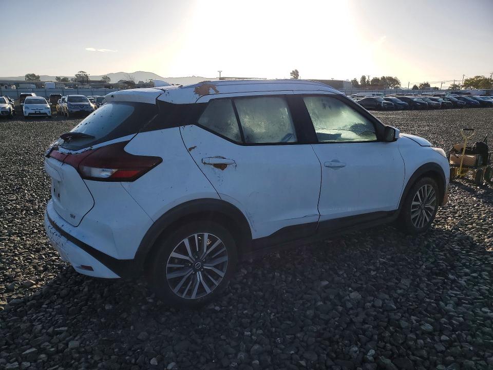 Photo 3 from auction – 2021 NISSAN KICKS with VIN 3N1CP5CV4ML470010