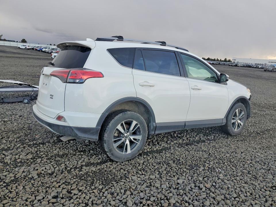 Zdjęcie 3 z aukcji – 2018 TOYOTA RAV4 z VIN JTMRFREV7JD231521
