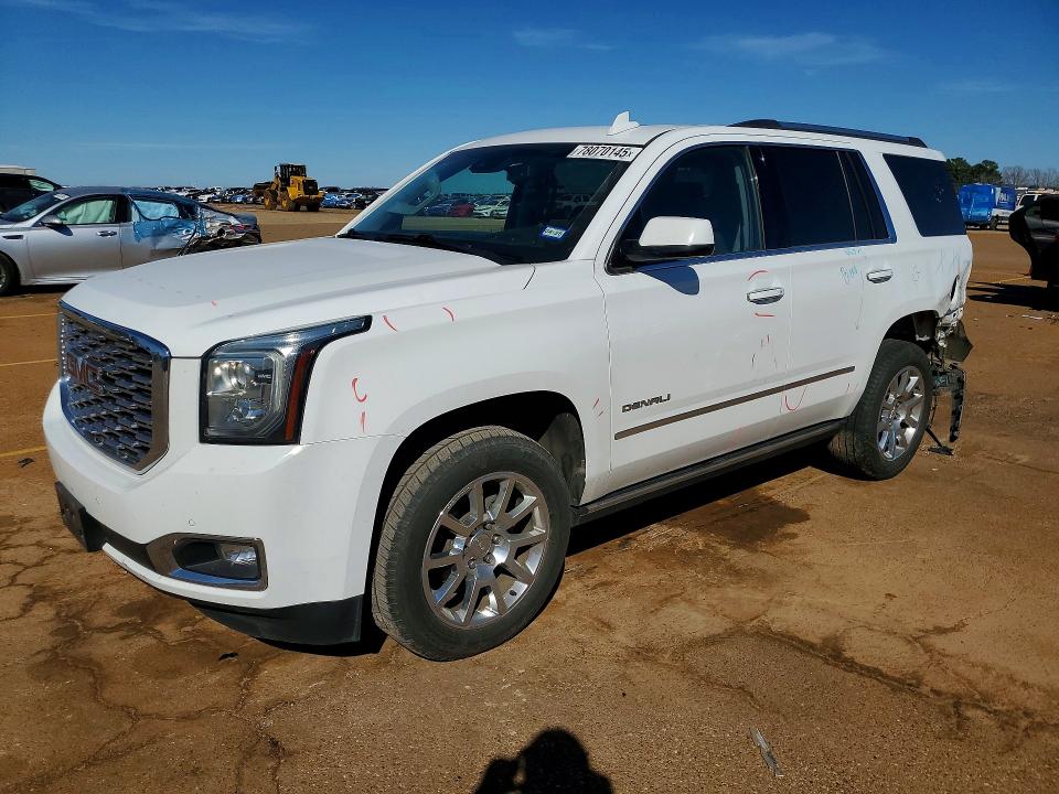 GMC YUKON 2018 with VIN 1GKS1CKJ3JR387061 - Photo from auction
