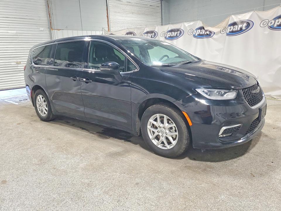 Photo 4 from auction – 2025 CHRYSLER PACIFICA S with VIN 2C4RC1BG9SR506756