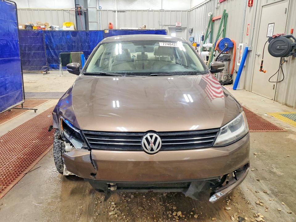 Photo 5 from auction – 2014 VOLKSWAGEN JETTA with VIN 3VWD07AJ4EM301972