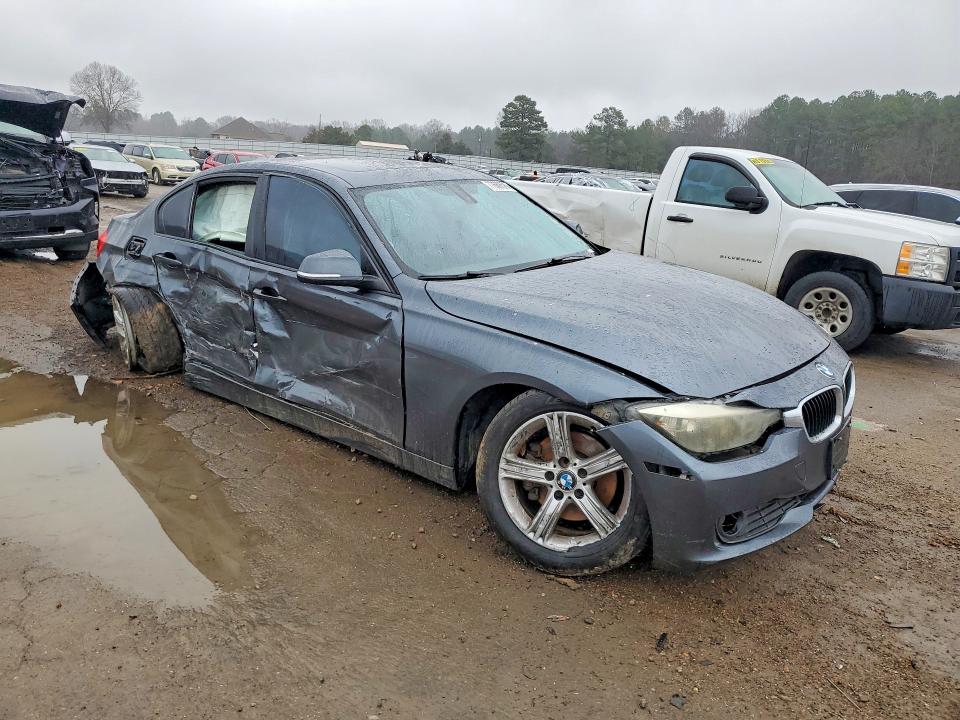 Photo 4 from auction – 2015 BMW 320 with VIN WBA3B1G5XFNT64062