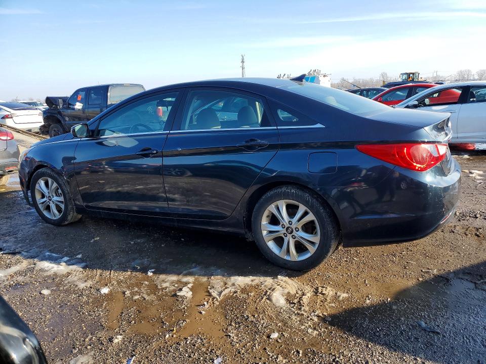 Photo 2 from auction – 2011 HYUNDAI SONATA with VIN 5NPEB4AC0BH117194