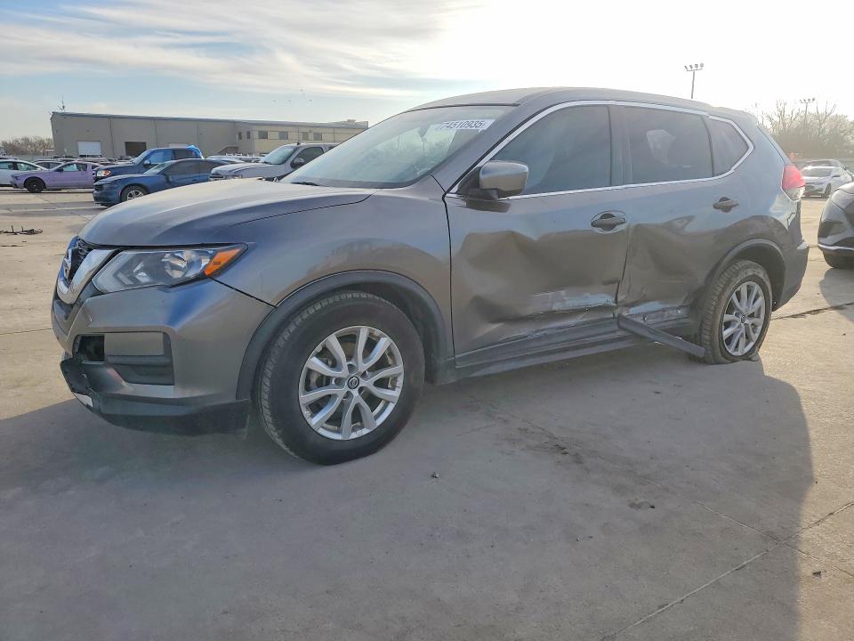 NISSAN ROGUE 2017 with VIN KNMAT2MT1HP544408 - Photo from auction